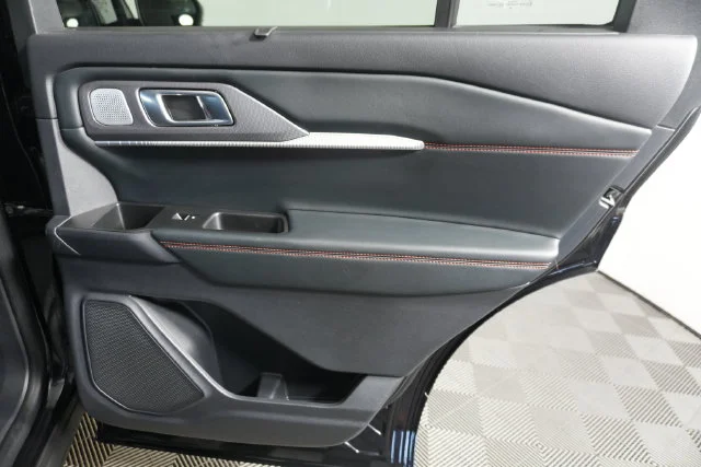Used 2025 Agate Black Metallic Ford ST image 32