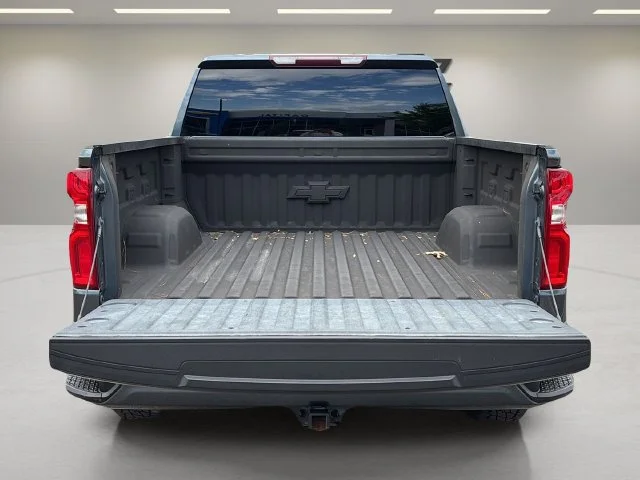 Used 2019 Gray Chevrolet RST image 31