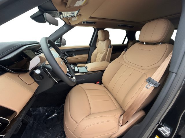 New 2027 Santorini Black Land Rover SE image 10