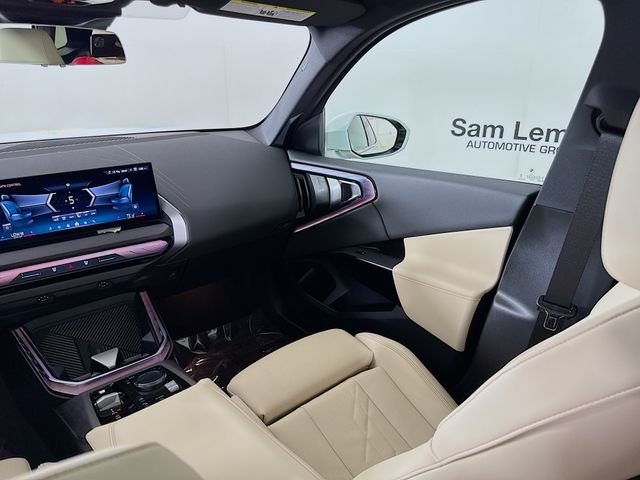 2026 BMW X3 30 - Photo 23