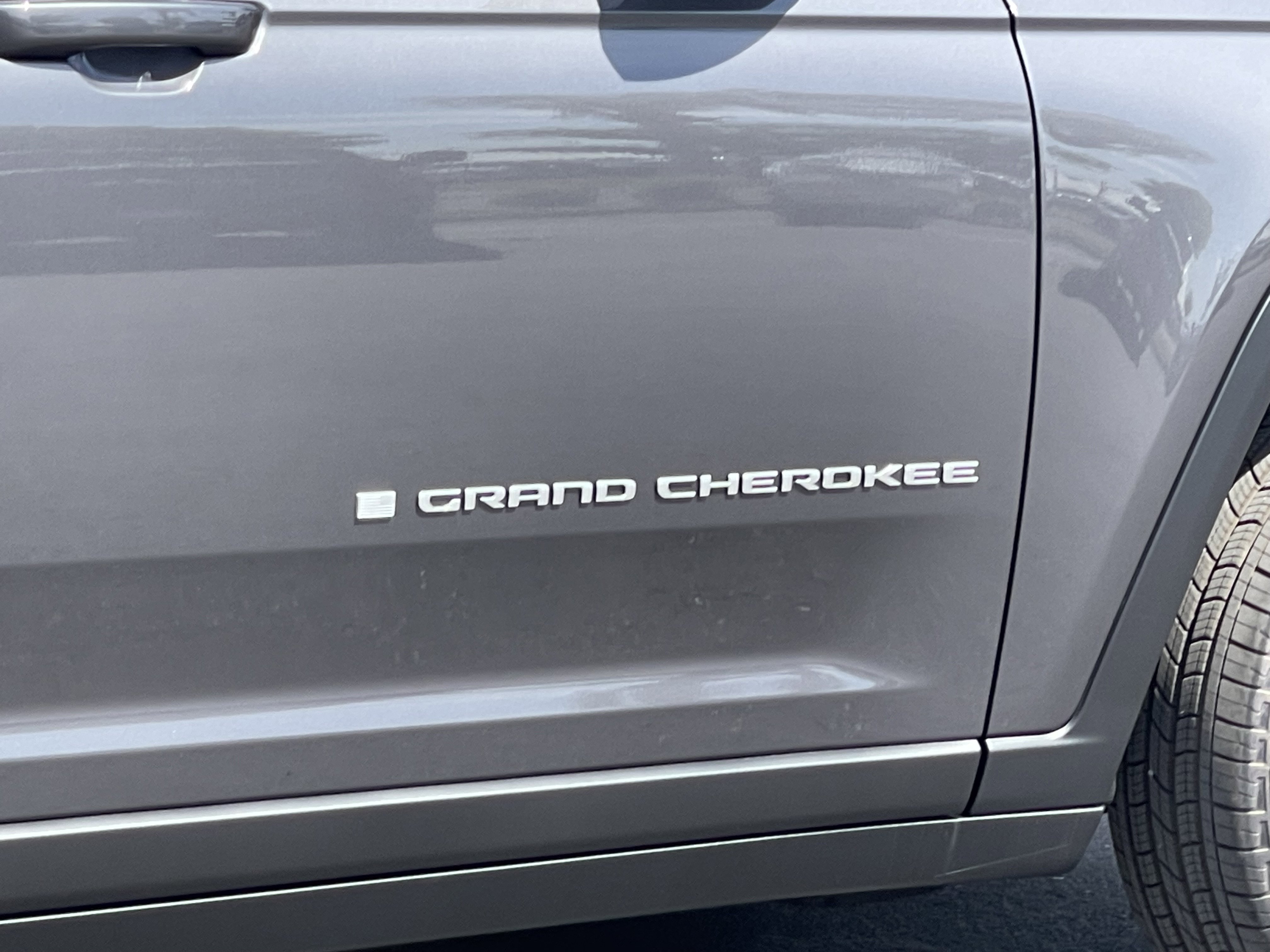 New 2026 Baltic Gray Metallic Clear-Coat Exterior Paint Jeep Laredo image 8