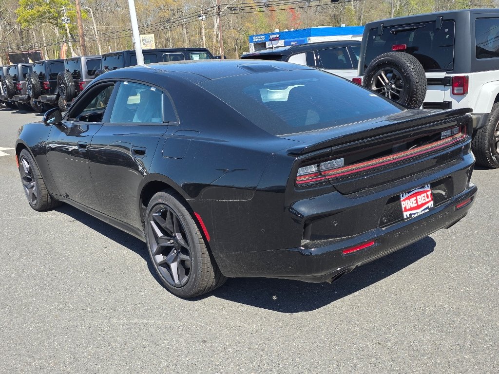 New 2026 Diamond Black Crystal Pearlcoat Dodge R/T Plus image 9
