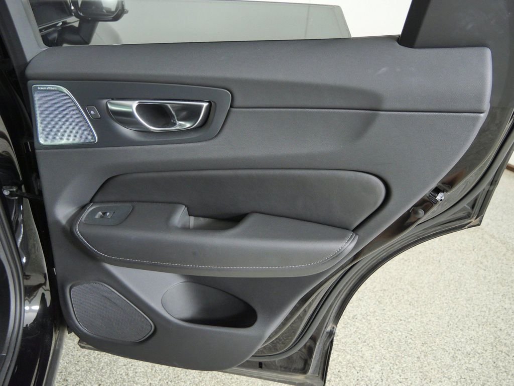 Used 2025 Black Volvo T8 Ultra Black Edition image 25