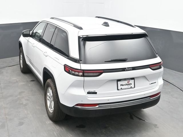 Used 2022 White Jeep Laredo image 35
