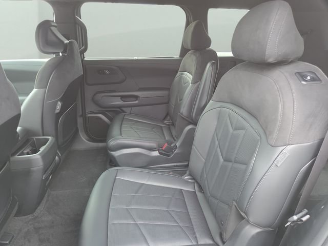 New 2027 Wolf Gray Kia X-LINE SX PRESTIGE image 21