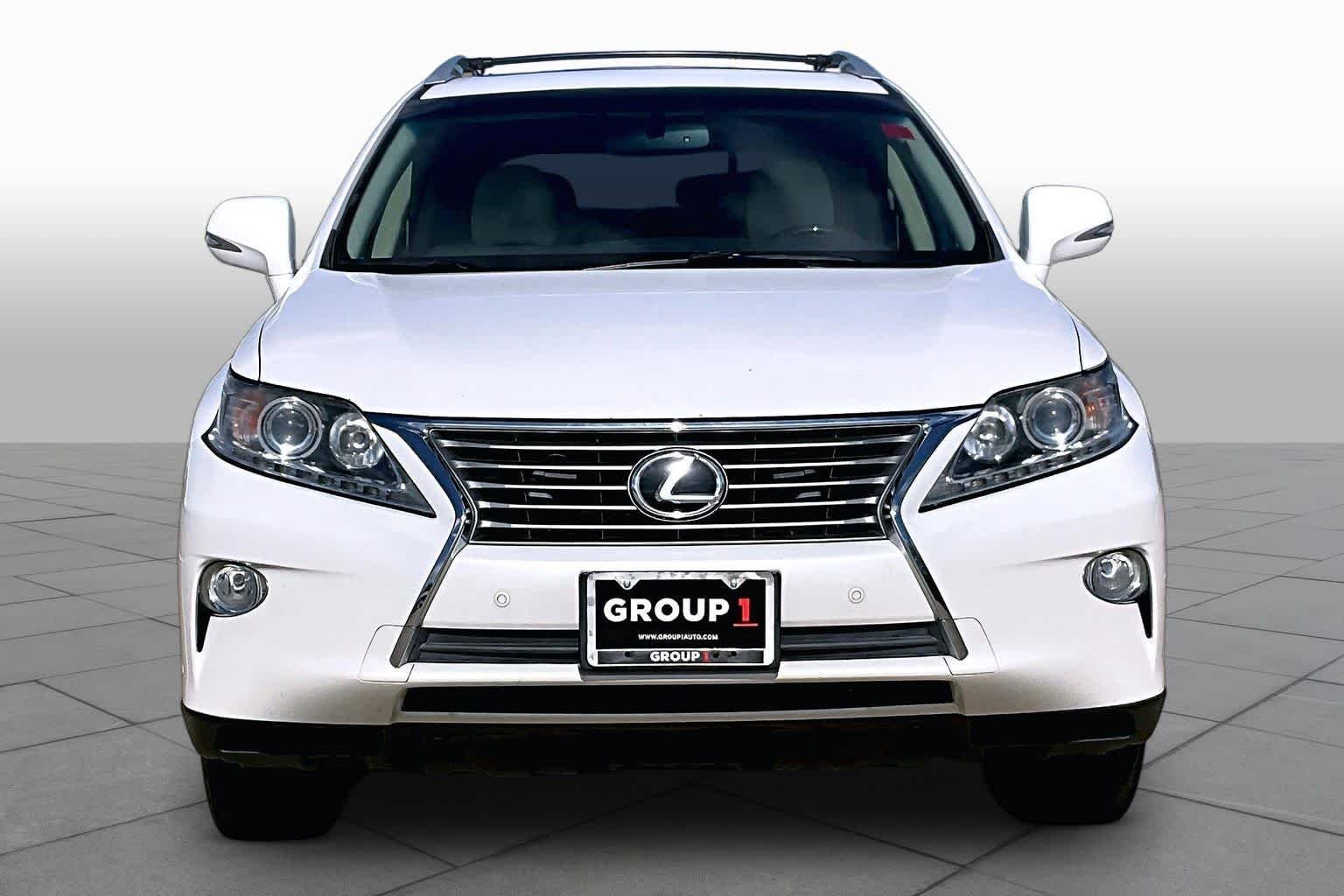 Used 2013 Starfire Pearl Lexus  image 4