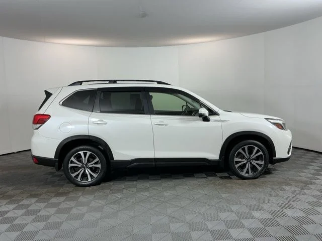 Used 2019 Crystal White Pearl Subaru Limited image 4
