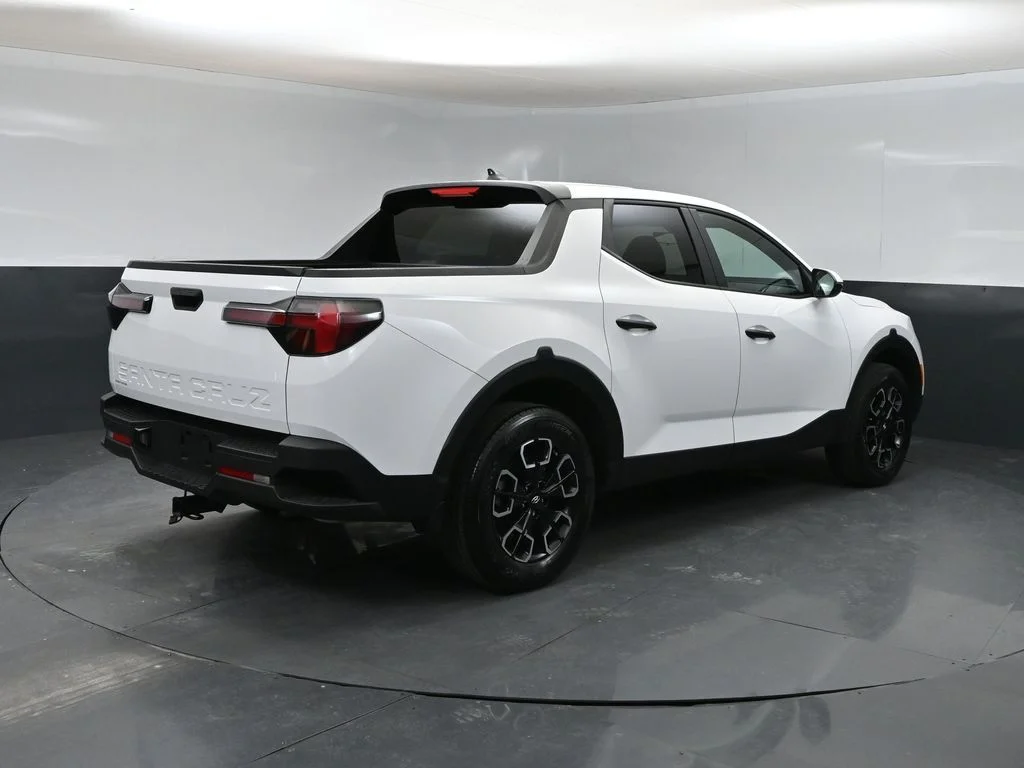 Used 2024 White Hyundai SEL image 2