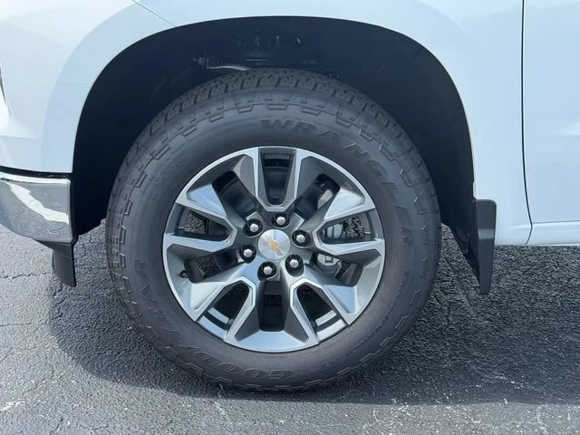 New 2026 Summit White Chevrolet LT (2FL) image 13