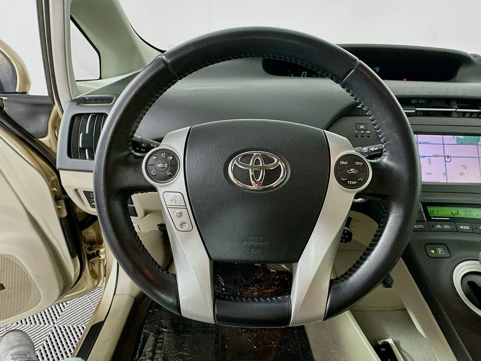 Used 2010 Gold Toyota IV image 11