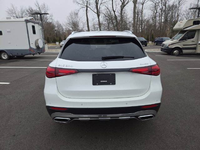 New 2026 Polar White Mercedes-Benz GLC300 image 4