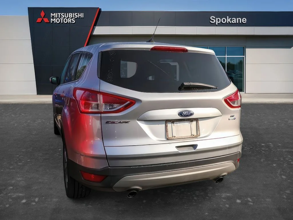 Used 2016 Ingot Silver Ford SE image 2