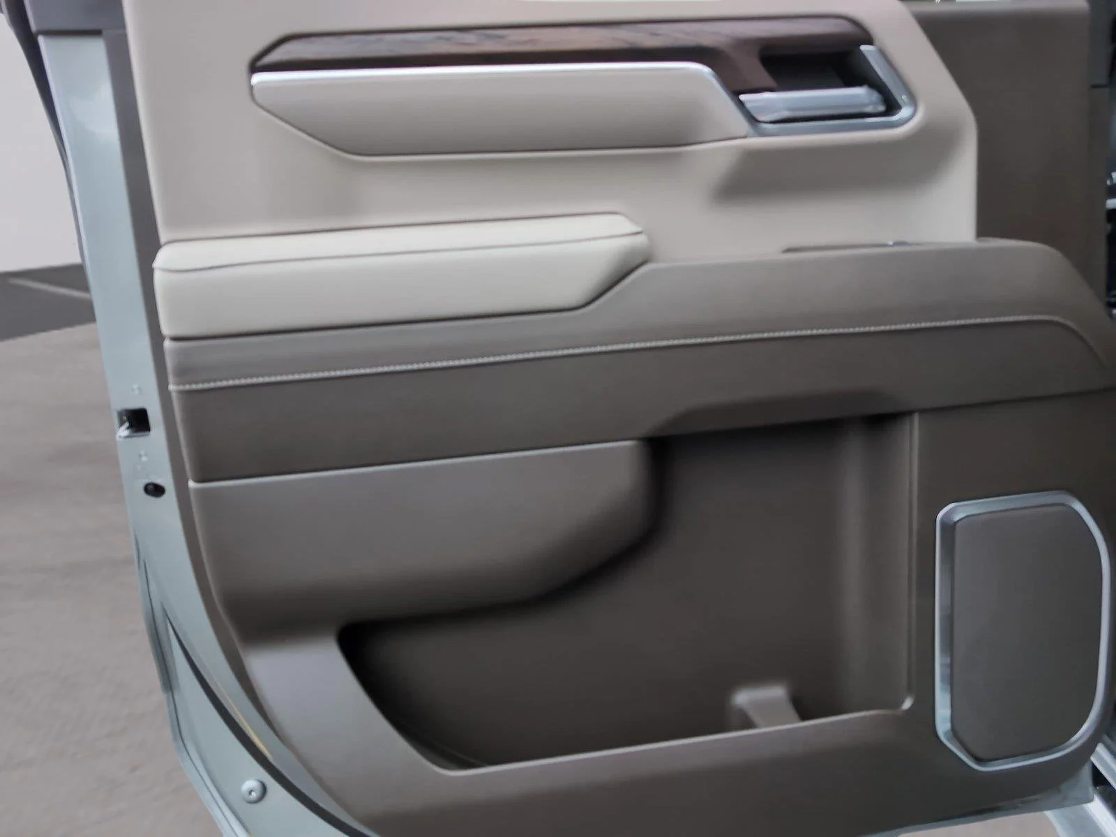 New 2026 Sterling Metallic GMC SLT image 22