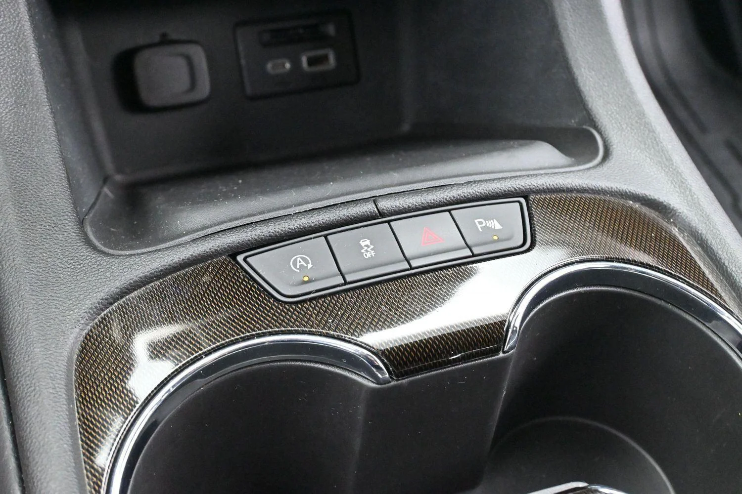 Used 2023 Summit White GMC AT4 image 21