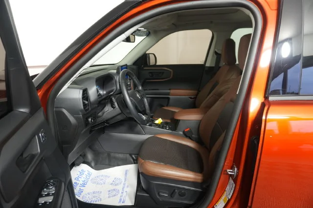 Used 2023 Hot Pepper Red Tinted Clearcoat Ford Badlands image 21