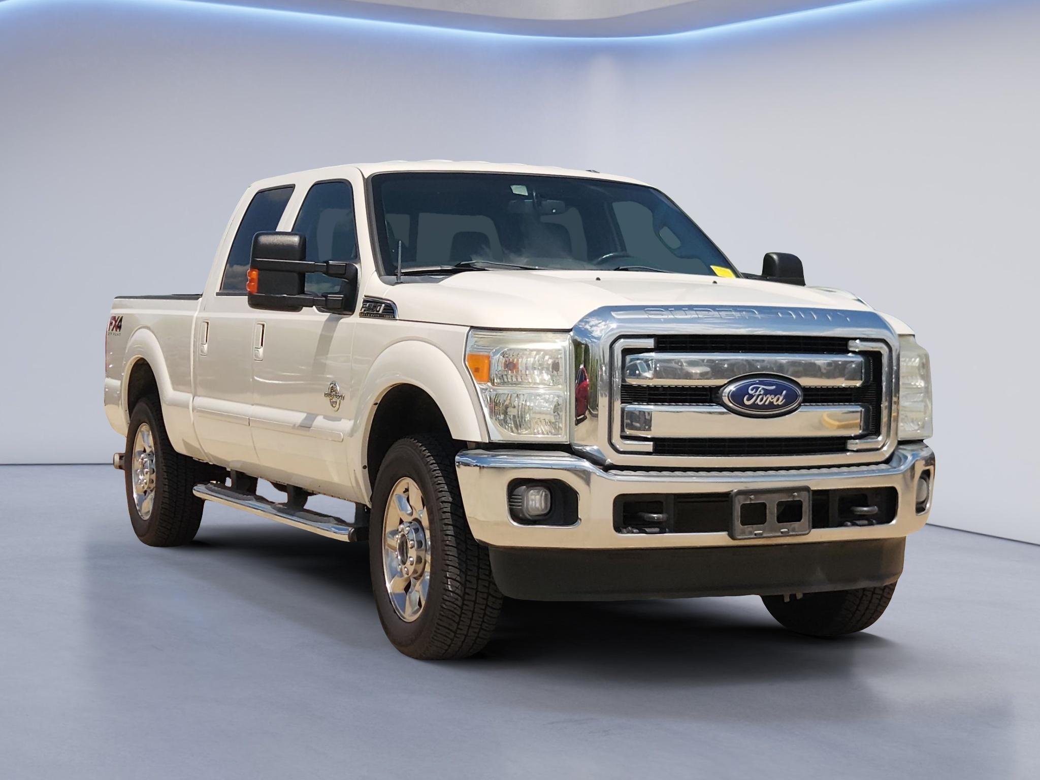 Used 2015 White Platinum Metallic Tri-Coat Ford Lariat image 3