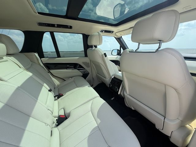 New 2026 Santorini Black Land Rover SE image 17