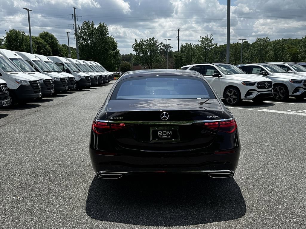 New 2026 MANUFAKTUR Rubellite Red Metallic Mercedes-Benz S 580 image 7