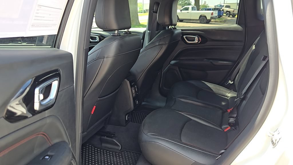 Used 2025 Bright White Clearcoat Jeep Trailhawk image 19