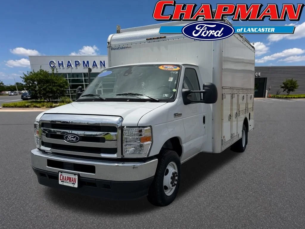 New 2026 Oxford White Ford E-350 SRW image 3