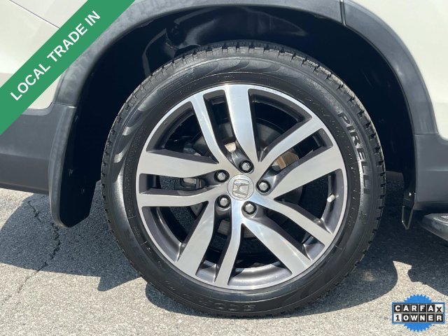 Used 2017 White Honda Touring image 11