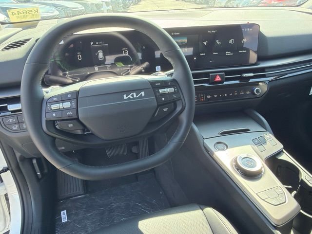 New 2026 Snow White Pearl Kia EX image 14