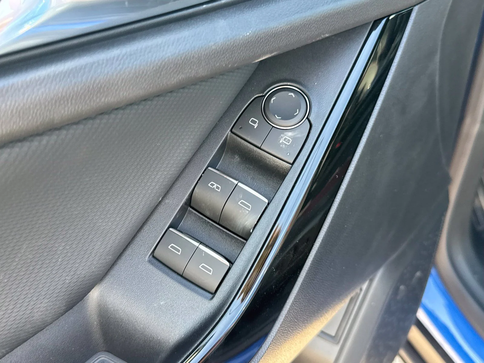 2027 Chevrolet Equinox RS - Photo 11