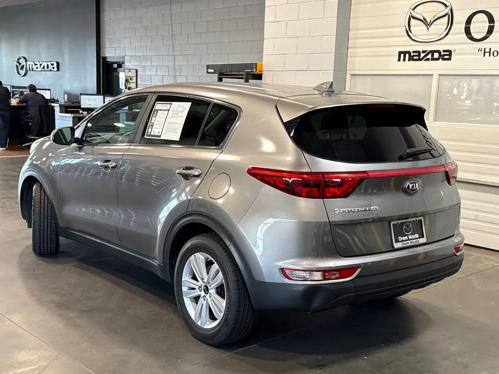 Used 2018 Silver Kia LX image 24