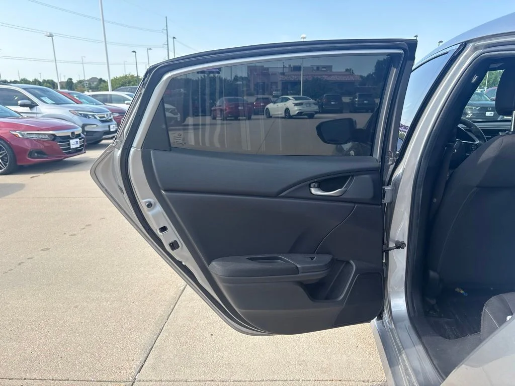 Used 2018 Silver Honda LX image 38