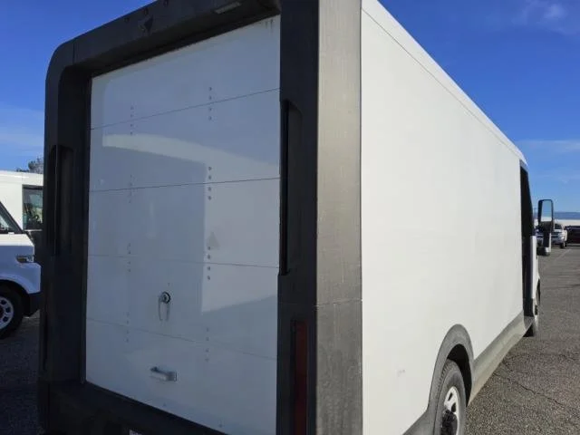 Used 2023 Oyster White BrightDrop EJY image 21
