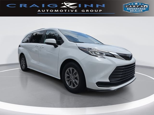 2023 Toyota Sienna LE