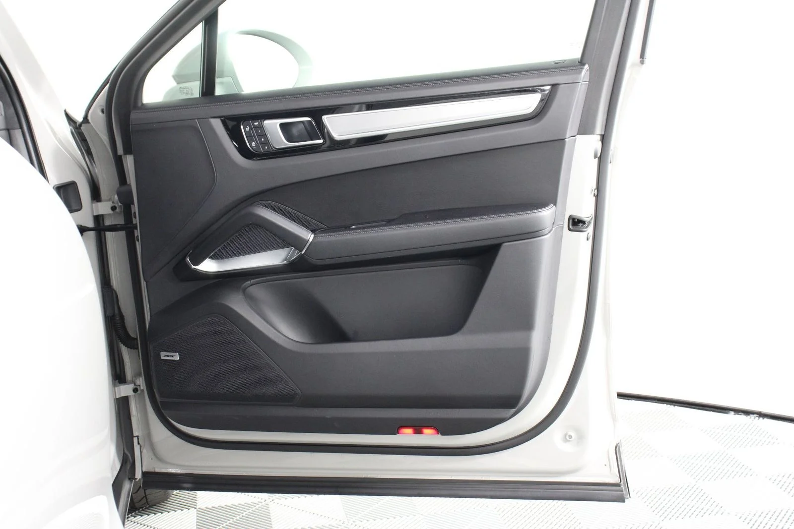 Used 2022 Chalk Porsche Turbo image 23