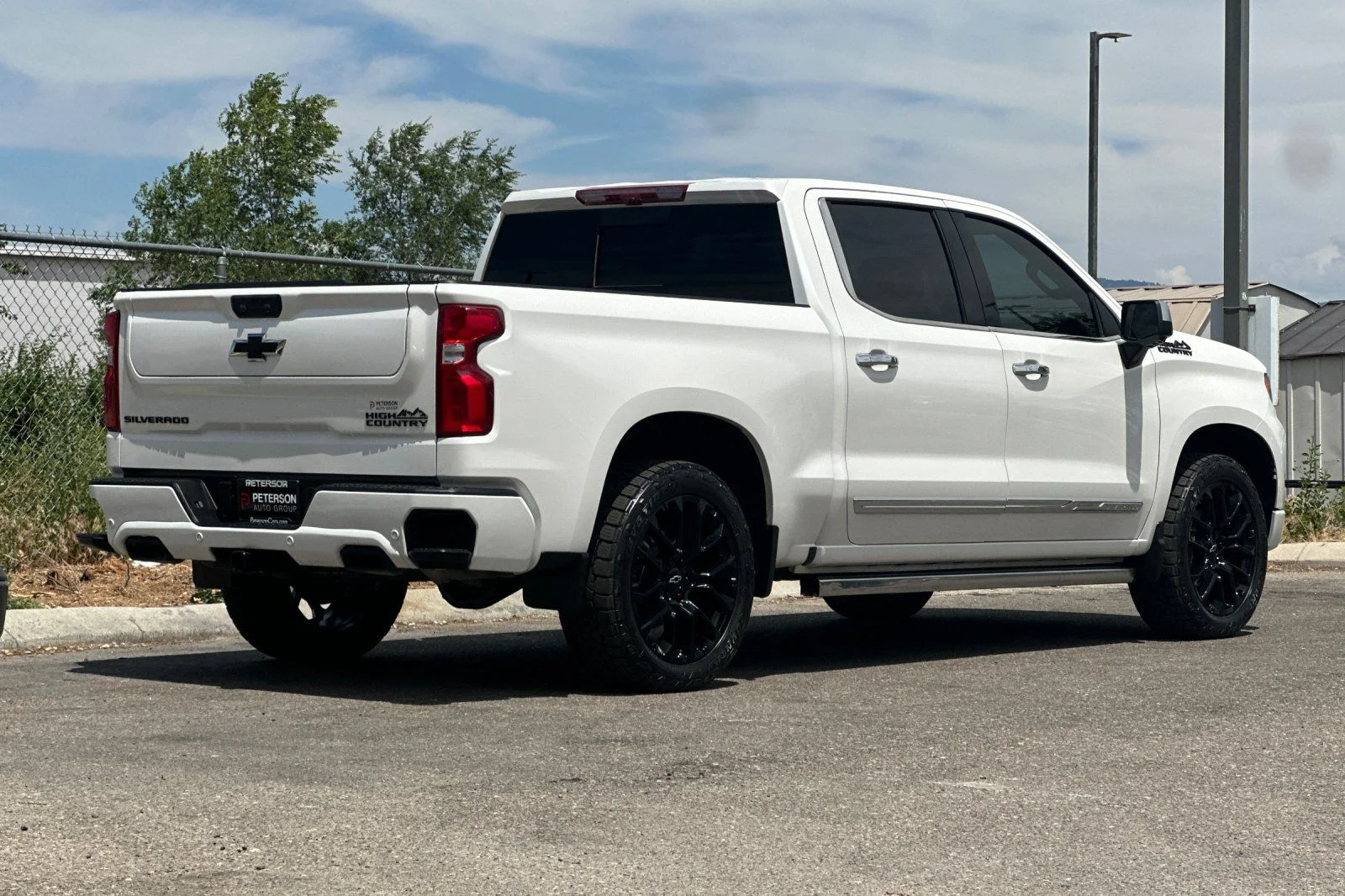 Used 2024 Beige Chevrolet High Country image 3