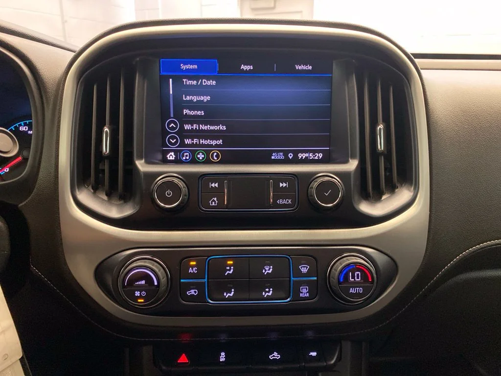 Used 2022 Blue GMC Elevation image 17
