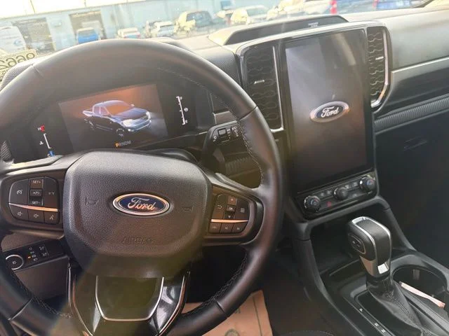 Used 2025 Gray Metallic Ford XLT image 9