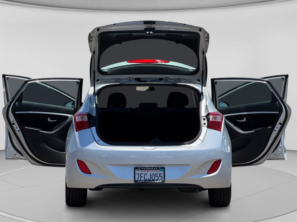 Used 2014 Shimmering Silver Hyundai Base image 27