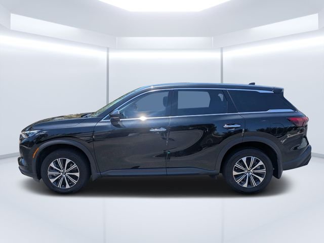 Used 2023 Black INFINITI PURE image 6