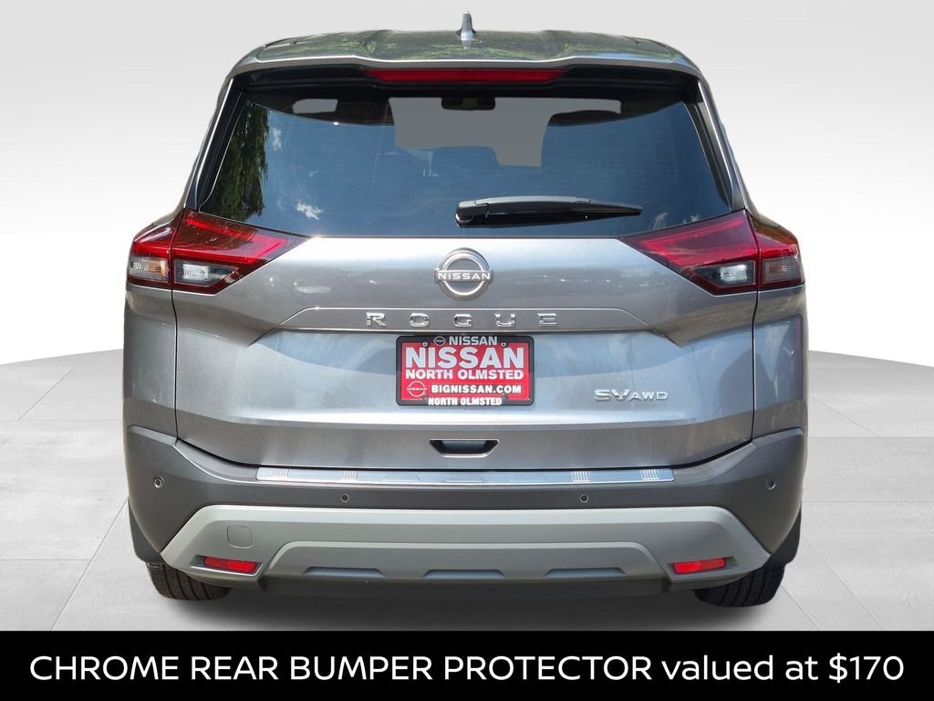 Certified Used 2023 Gun Metallic Nissan SV image 9