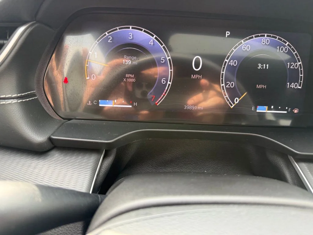 Used 2023 Silver Jeep Altitude image 26
