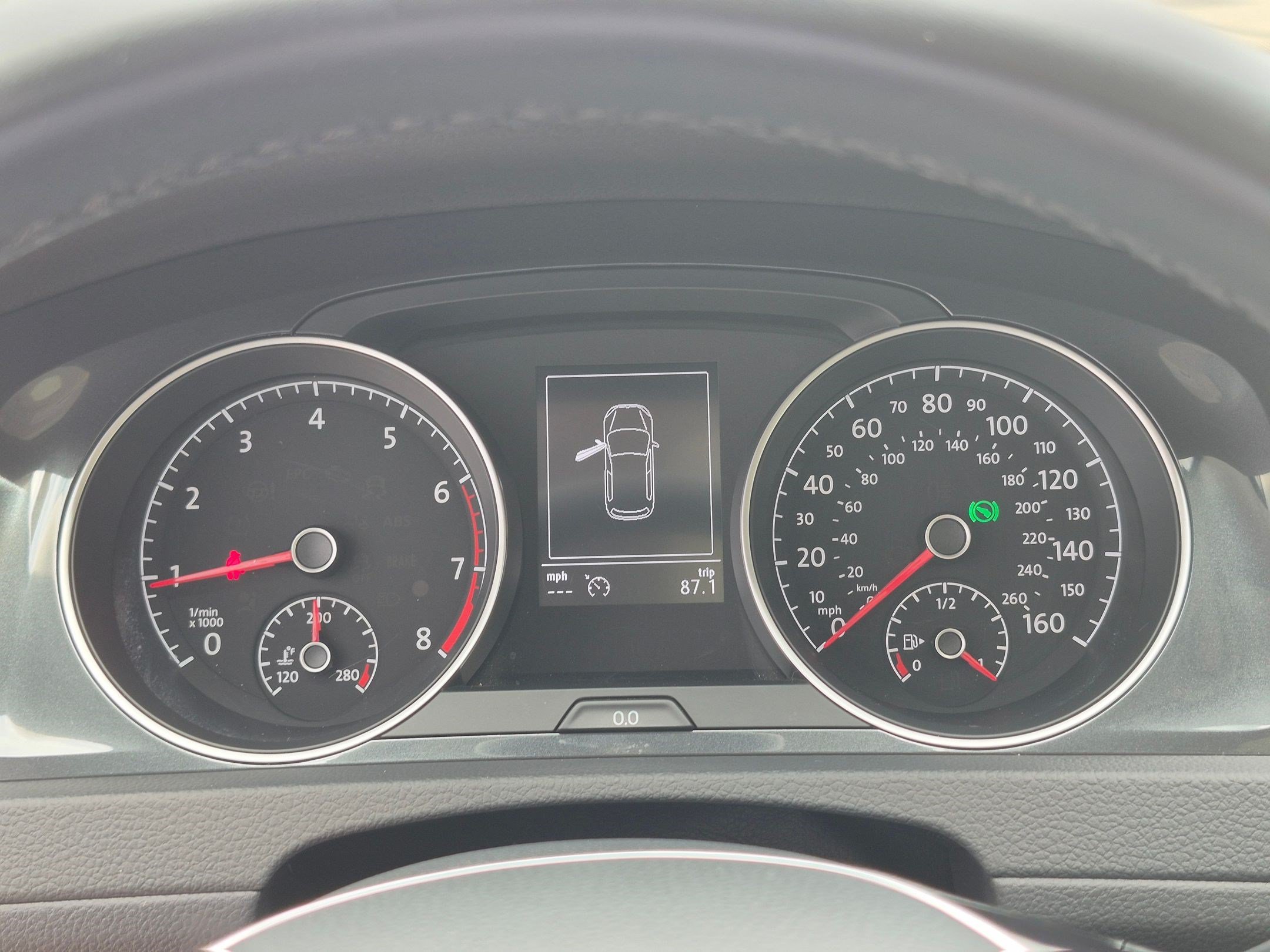 Used 2018 Pure White Volkswagen S image 18