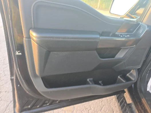 Used 2023 Black Metallic Ford XLT image 9
