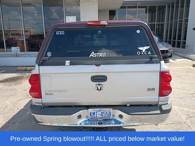 Used 2006 Silver Dodge SLT image 2