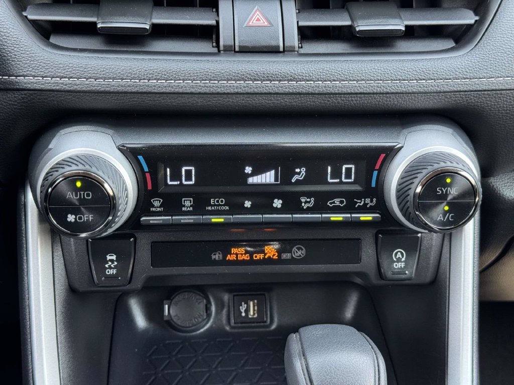 Used 2025 Red Toyota XLE image 5