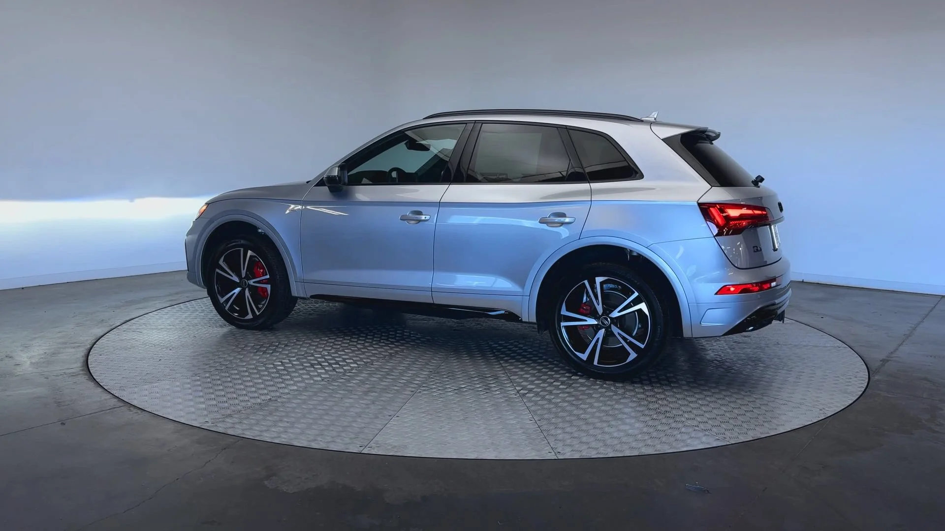 Used 2025 Florett Silver Metallic Audi S line Premium Plus image 6