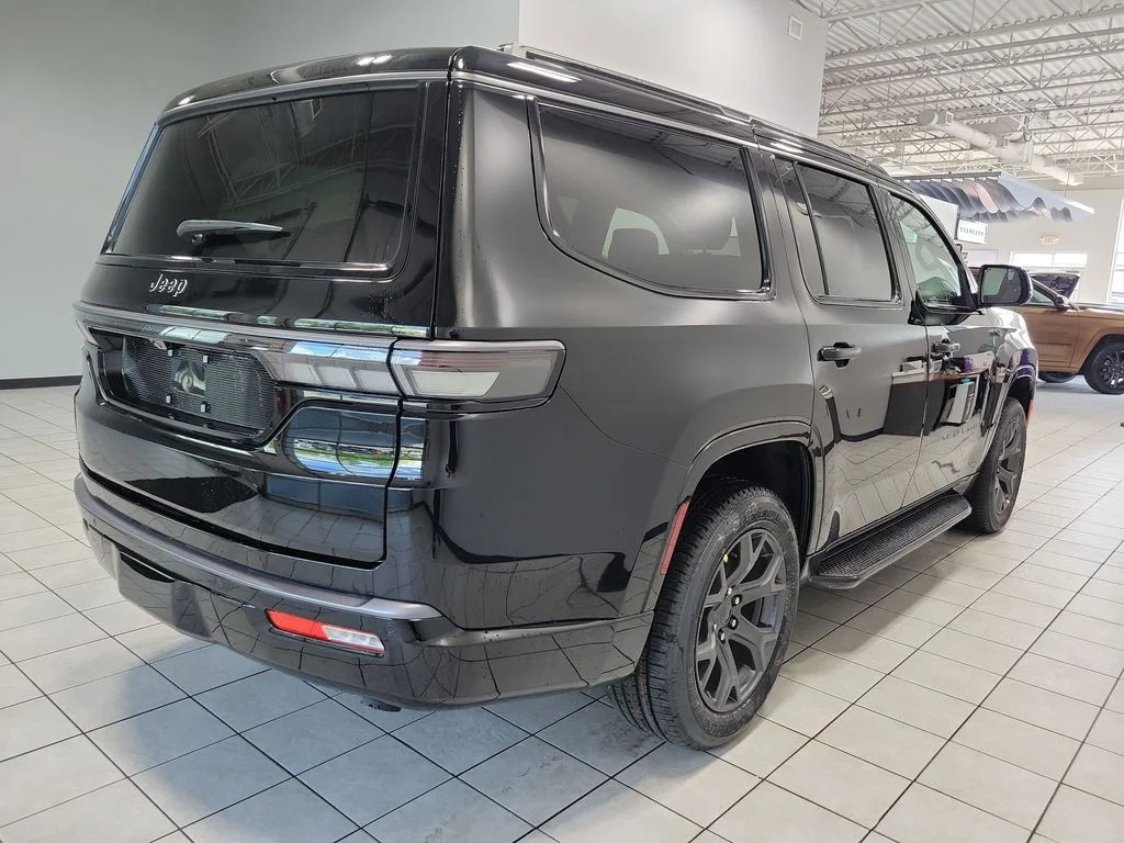 New 2026 High Gloss Black Exterior Paint Jeep Limited Altitude image 7