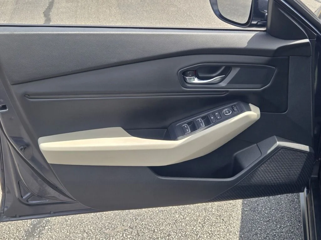 Used 2023  Honda EX image 16