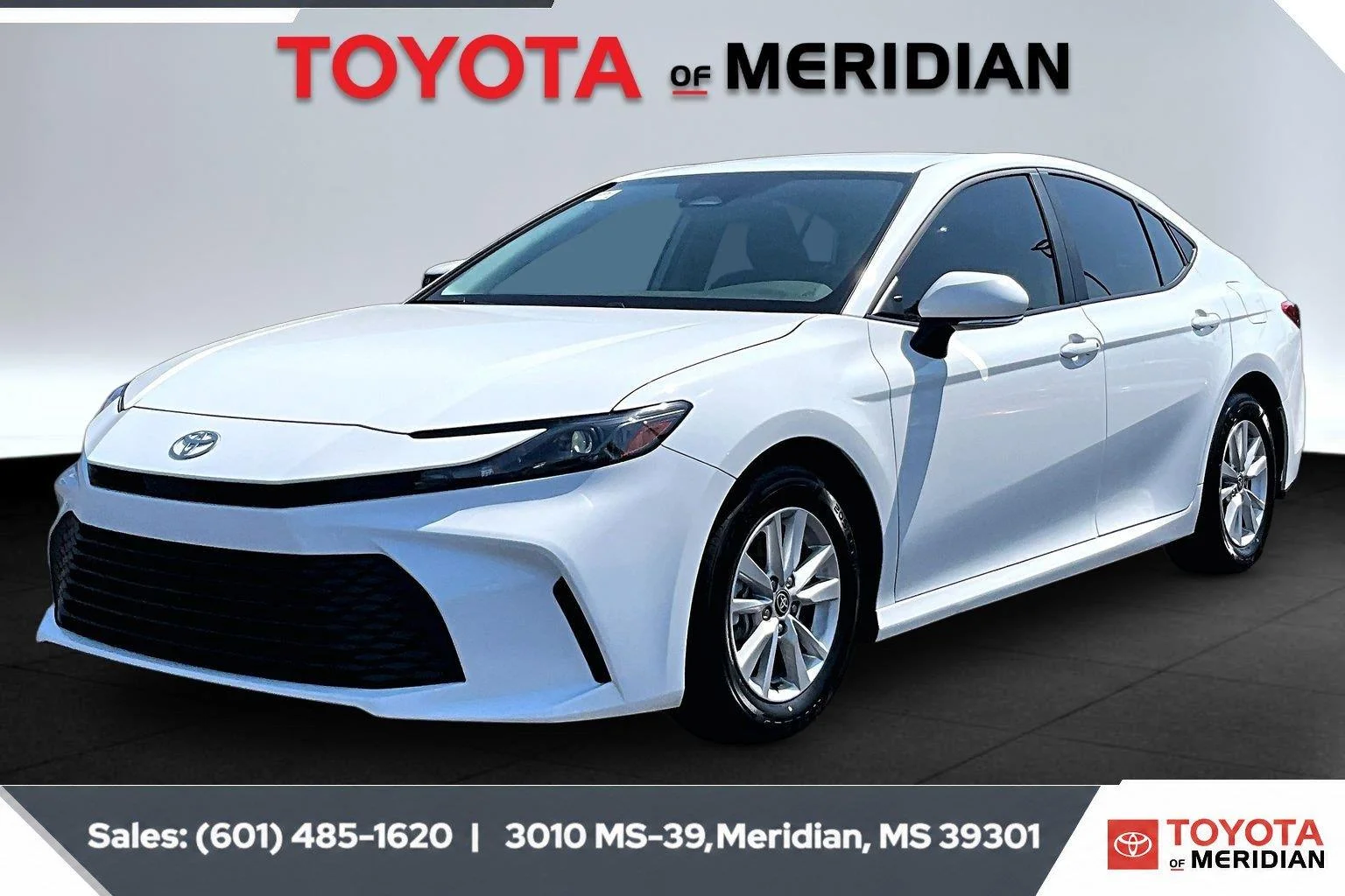 Used 2025 Ice Cap Toyota LE image 10