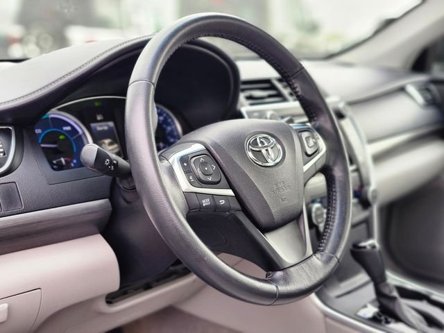 Used 2015 Gray Toyota XLE image 20