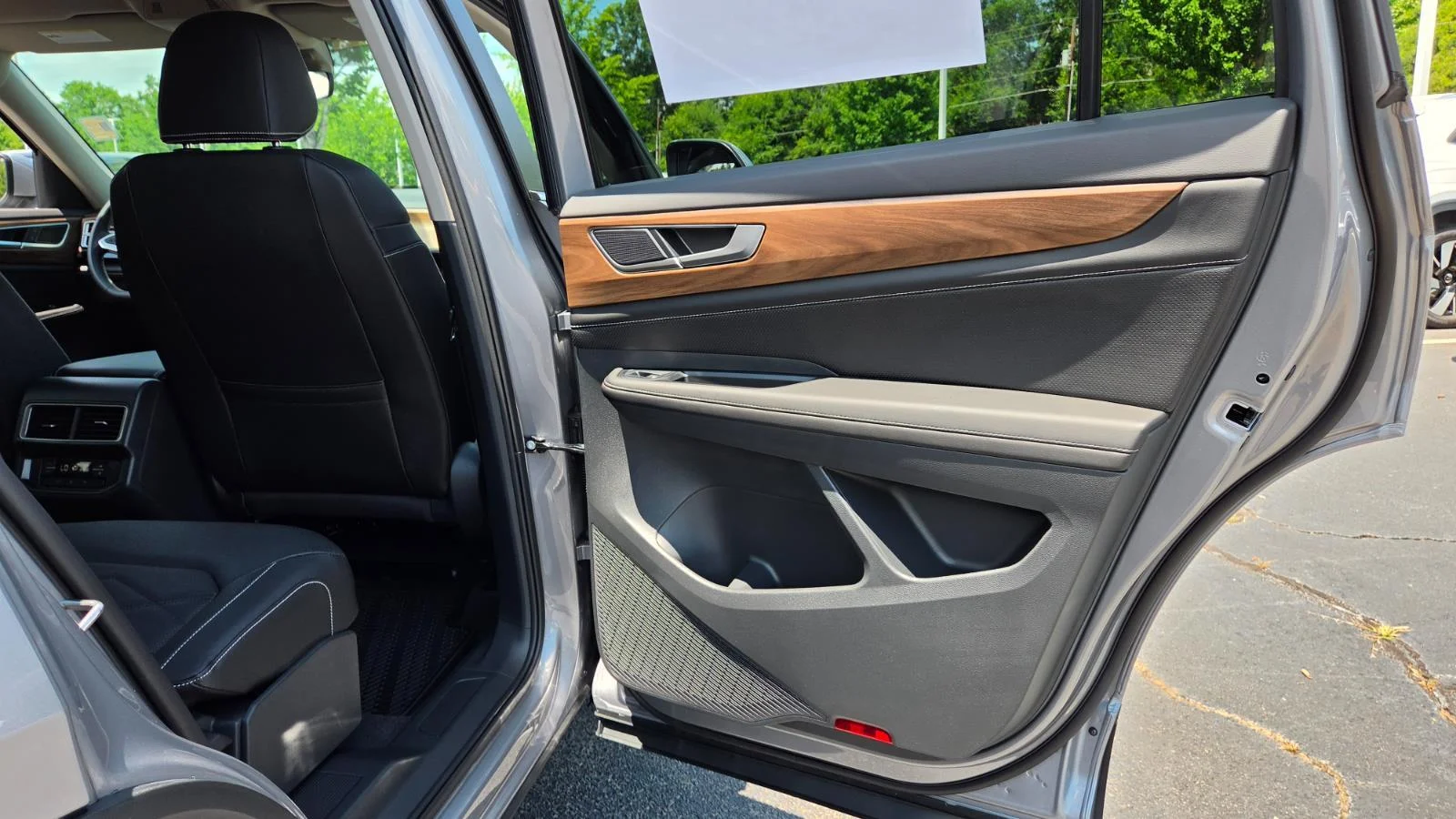 New 2026 silver mist metallic Volkswagen 2.0T SE image 57