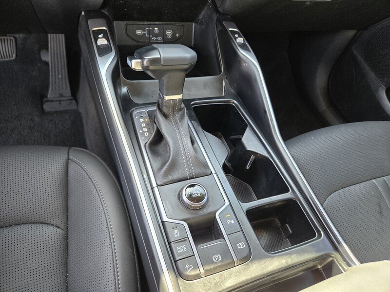 Used 2025 White Kia EX image 23